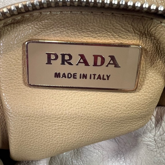Authentic Prada Leather Beige Shoulder Bag w/ Chain Strap Camel Leather Lining - Picture 4 of 12